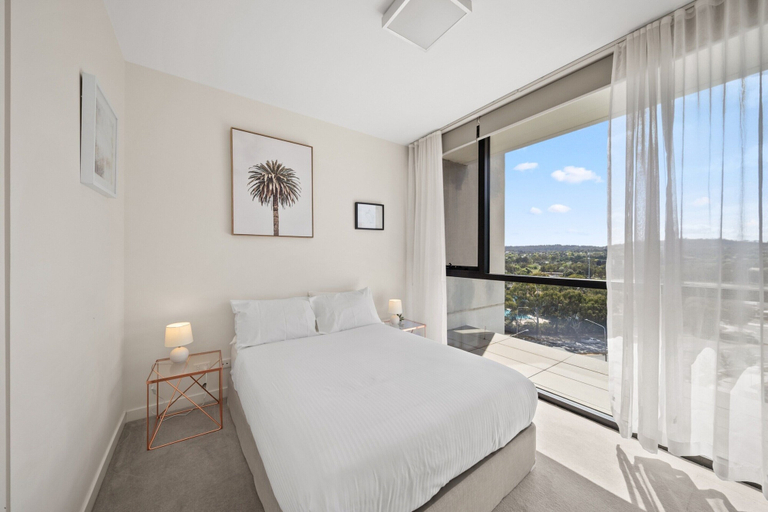 Room 3, Elegant 2-bed With Pool, Alfresco Dining & Balcony, Canberra