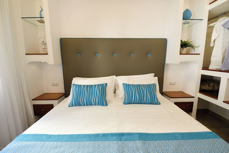 Bedroom 3, Sorrento Rooms Deluxe, Napoli