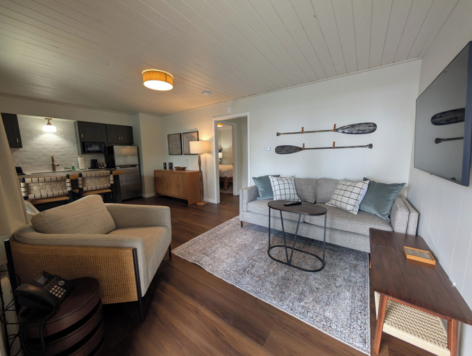 Others 5, Beachfront Haven, Becker