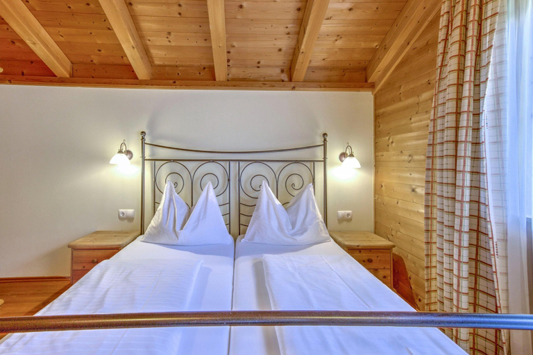 Room 3, Scenic Stay in Feriendorf Wildschonau Chalet, Kufstein