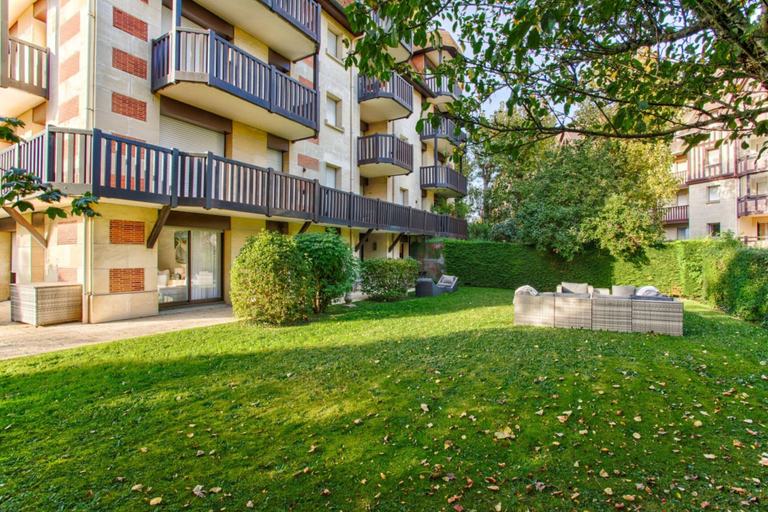 Property grounds 2, Deauville Lovely Flat With Private Garden, Calvados