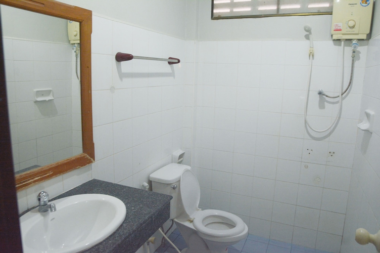 Bathroom, Klongdao Beach Resort, Ko Lanta