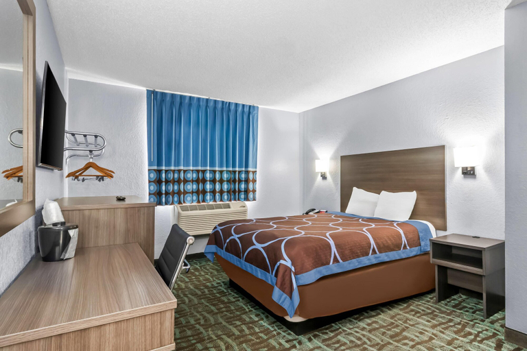 Bedroom 3, Rodeway Inn Delmont, Westmoreland