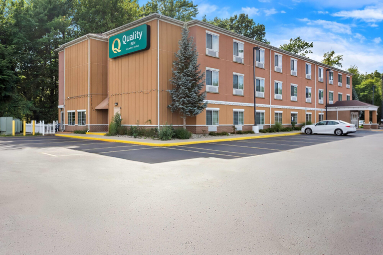 Exterior & Views 2, Quality Inn Near Interstate I94, Berrien