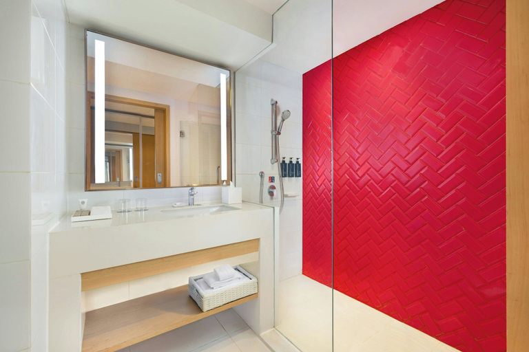 Bathroom 5, Four Points by Sheraton Surabaya, Tunjungan Plaza, Surabaya