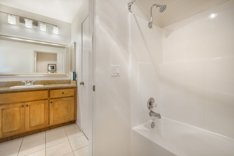 Bathroom 5, Riviera Oaks Resort by Coolvacay, San Diego