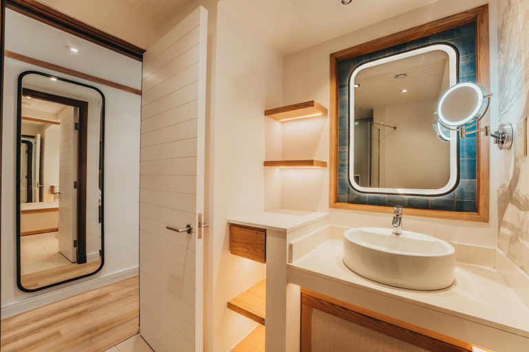 Bathroom 4, Radisson Blu Poste Lafayette Resort & Spa, Mauritius (Adults Only), Flacq
