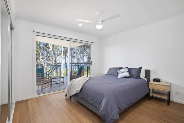 Room 2, 3-bed Coastal Getaway With Direct Beach Access, Eurobodalla
