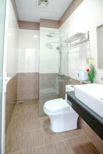 Bathroom, Nhat Hoang Hotel Da Lat, Đà Lạt