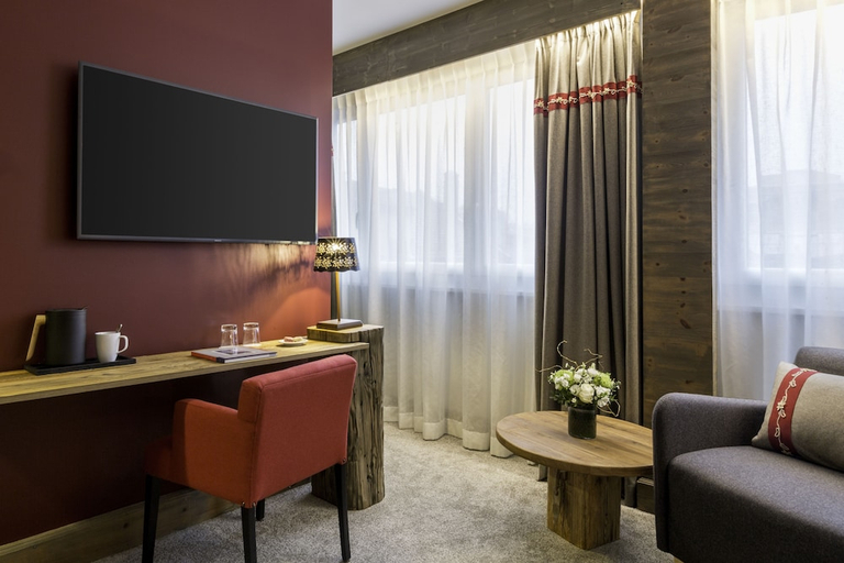 Others 3, Hotel Edelweiss, Genève