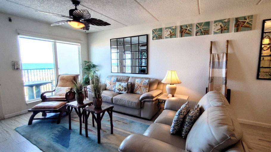 Living area, Embassy 402 Minium 2 Bedroom Condo by RedAwning, Cameron