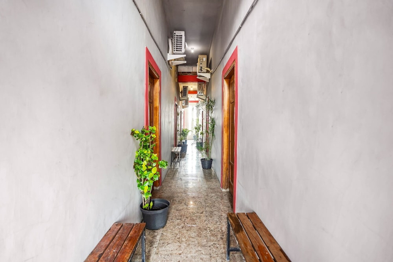 Public Area 2, Hotel O Griyo Sonia, Surabaya