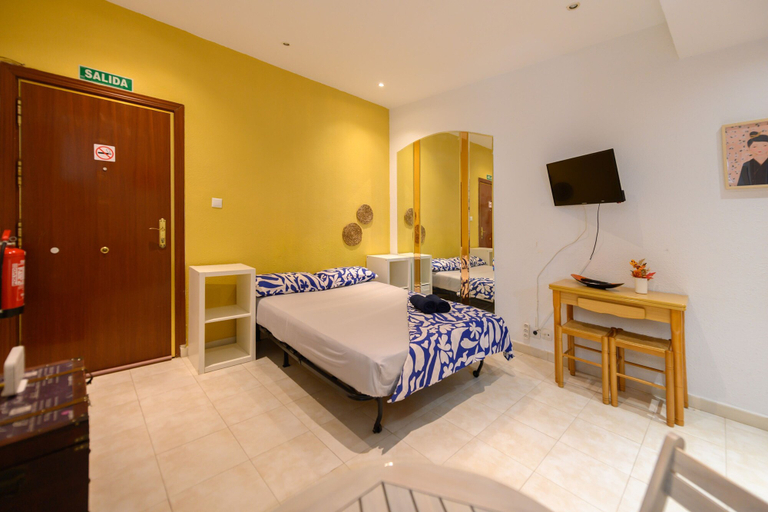 Room 3, M Zur3321 Estudio Totalmente Equipado en el Cent, Madrid
