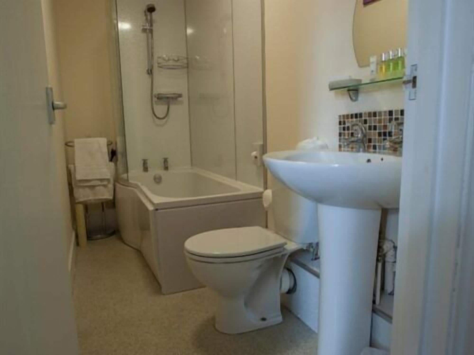 Bathroom 3, The White Swan Inn, Northumberland