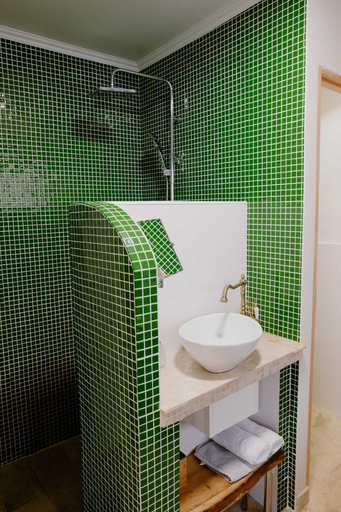 Room 2, Suite de Diane Jacuzzi - Premi re Conciergerie, Gard
