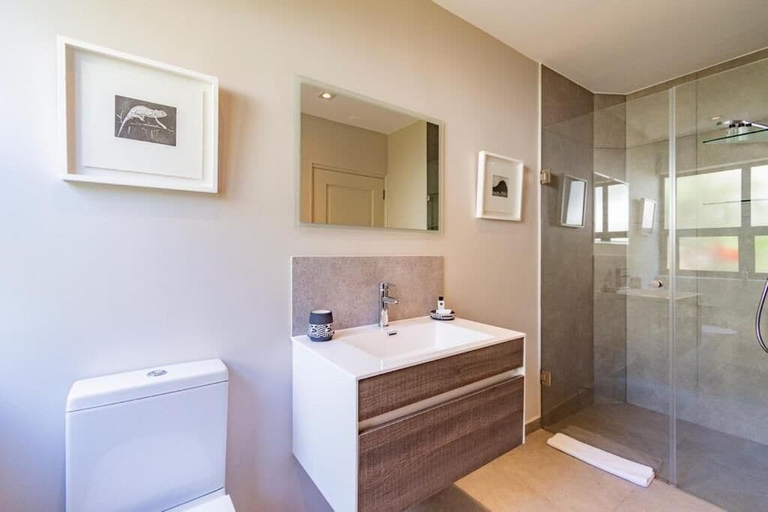 Bathroom 4, Merriman 29, City of Cape Town