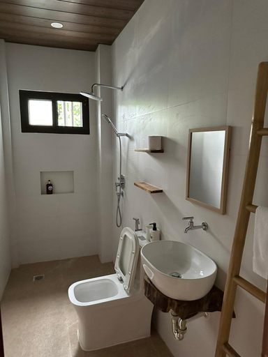 Bathroom 4, Azul de Panglao Hotel, Panglao