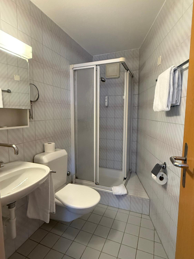 Bathroom 4, Hotel Aeschi Park, Frutigen