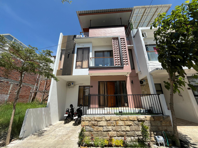 Others 2, Malang Villas, Malang