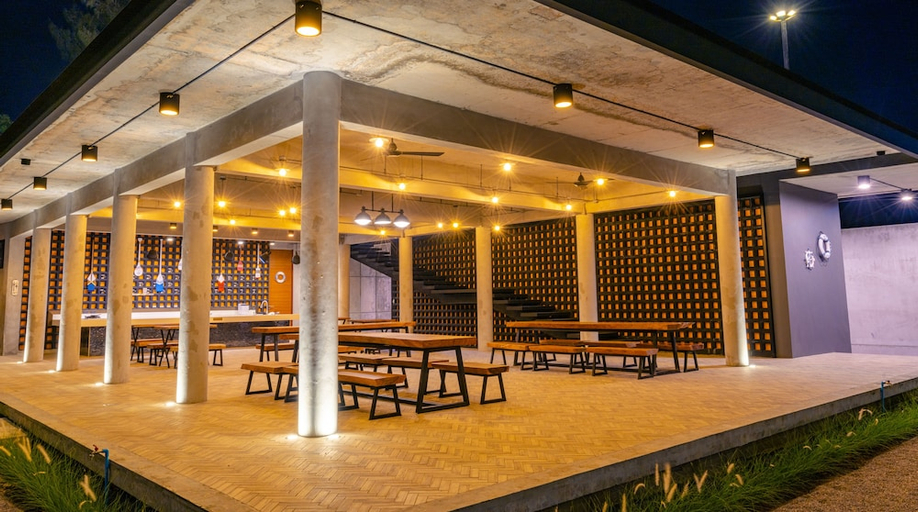 Food & Drinks 5, The Bloc @ Sea, Thap Sakae