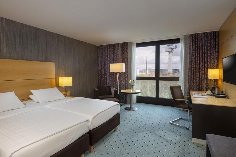 Bedroom 2, Maritim Hotel Dusseldorf, Düsseldorf