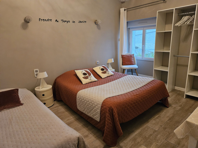 Bedroom 2, A la Gloriette Futuroscope, Vienne