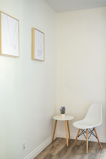 Room 3, Private Entry Suite w Patio Bath Kitchenette, Orange