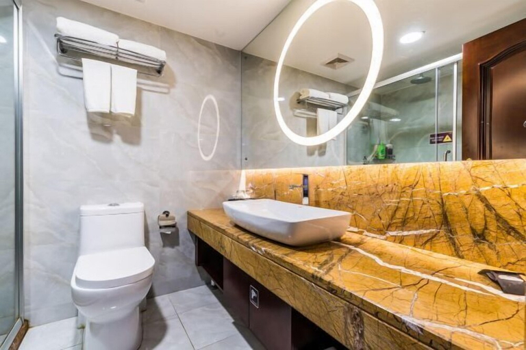 Bathroom, Phoenix Hotel, Foshan