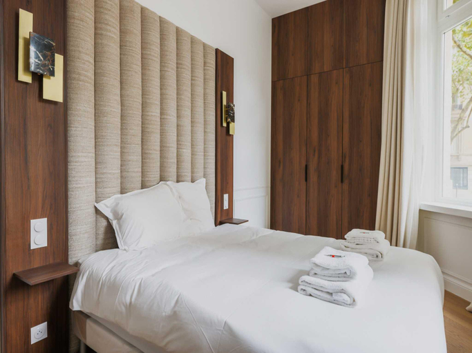 Bedroom 3, Charming Flat - 2br/ 6P - Arc de Triomphe, Paris