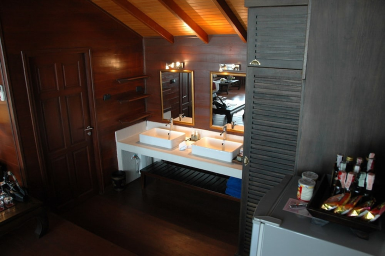 Bathroom 5, Samui Paradise Chaweng Beach Resort, Ko Samui