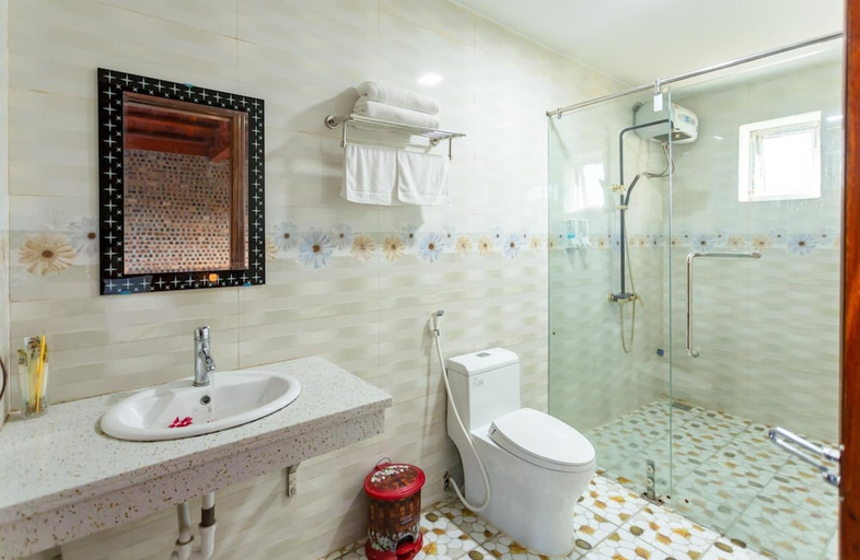 Bathroom 4, Bai Dinh Eco Homestay, Gia Viễn