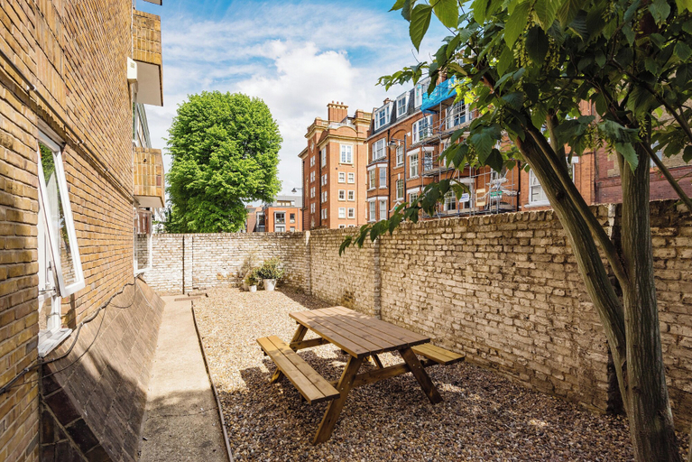 Others 5, Islington Charm, London