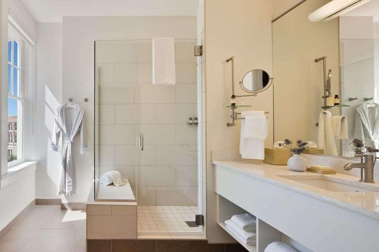 Bathroom 4, Hotel Parq Central Albuquerque, Bernalillo