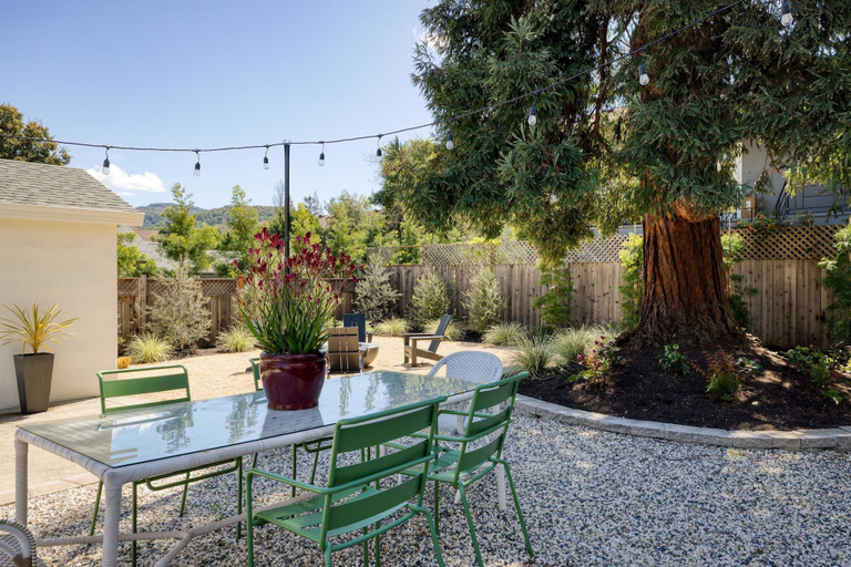 Room 2, Stylish Central Napa Home With Serene Private Yard, Napa