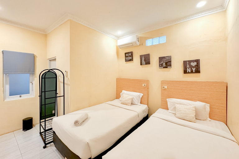 Bedroom 2, Perdana Kasih Hotel Pemuda Klaten Mitra RedDoorz, Klaten