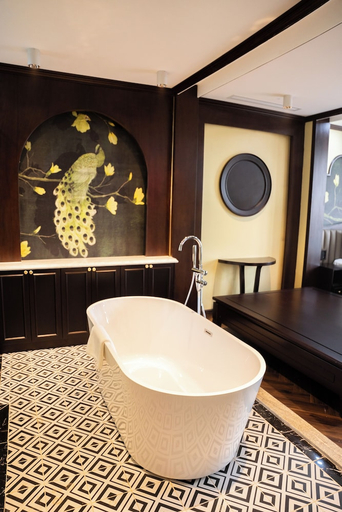 Bathroom, Legacy Hill Resort & Villas, Lương Sơn