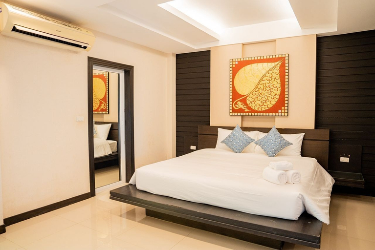 Bedroom 2, Lulu Hotel at The Glasshouse Lion Café, Pulau Phuket