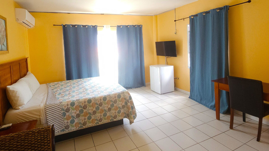 Bedroom 5, MIDTOWN MOTEL SXM
