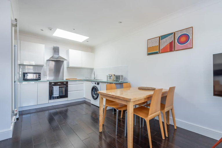 Room 5, Islington Charm 1BR Essex Road, London