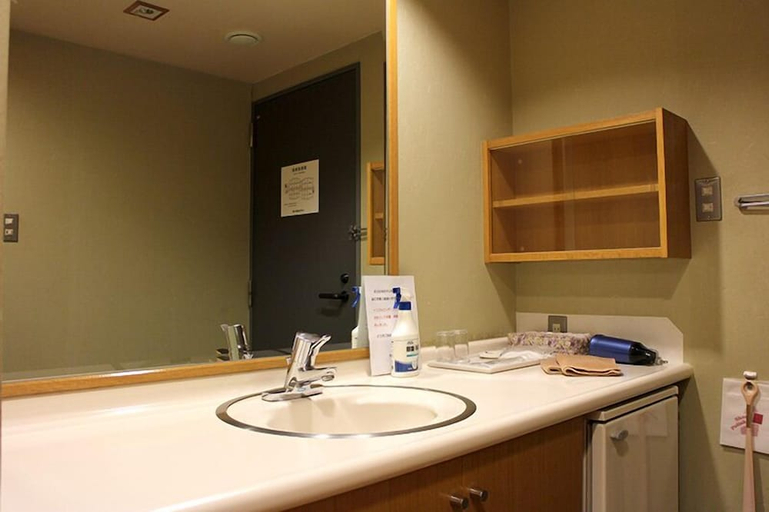 Bathroom 4, Aonobi Yuyu, Biei