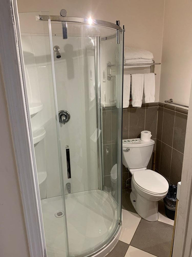 Bathroom 3, Dundas Apartments & Suites, Toronto