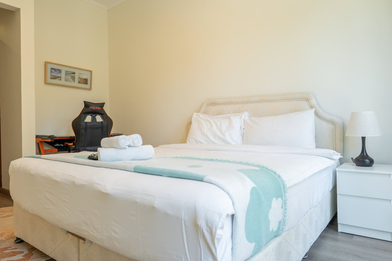 Room 2, Magnificent 1 BR Apt Situated on a Prime Location, Dubai