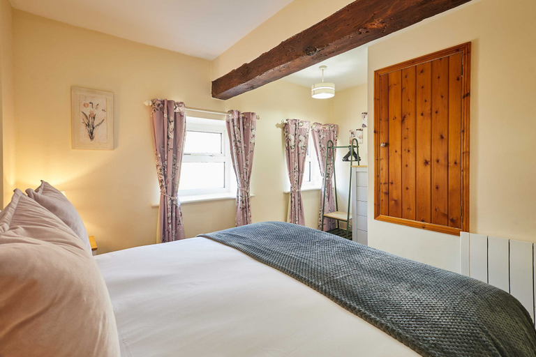 Room 5, Host Stay Dairy Cottages, North Yorkshire
