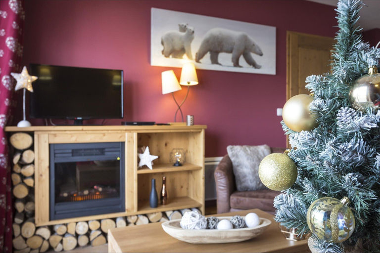 Living room 2, Apartment in Sainte-Foy with Ski-InSki-Out, Savoie