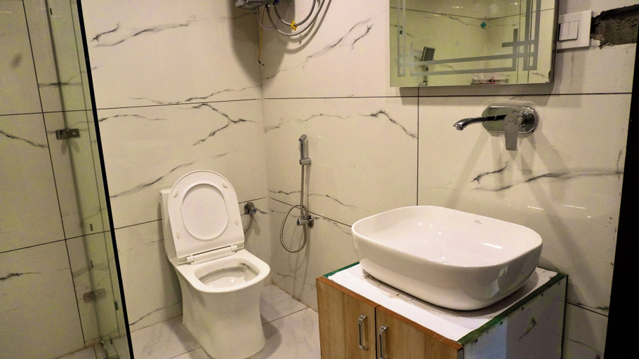Bathroom 3, Pranav Resort, Nainital