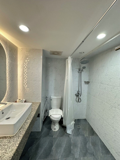Bathroom 4, Hatyai Merridian Hotel, Hat Yai
