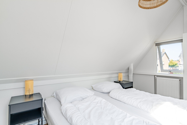 Room 4, Charming 2-person apartment located near the center, Texel