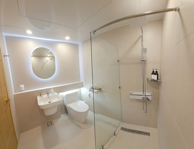 Bathroom 3, Pam Beach, Tongyeong