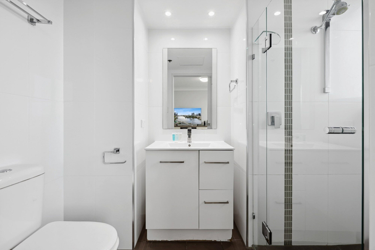 Bathroom, Central Brisbane Studio With Stunning River Views, Brisbane