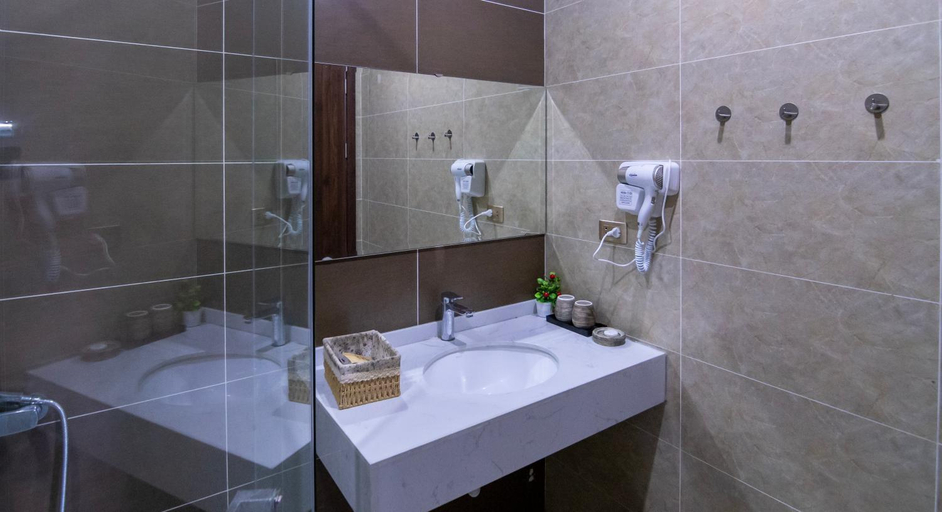 Bathroom 3, GOLDEN JOY HOTEL & APARTMENT, Hồng Bàng